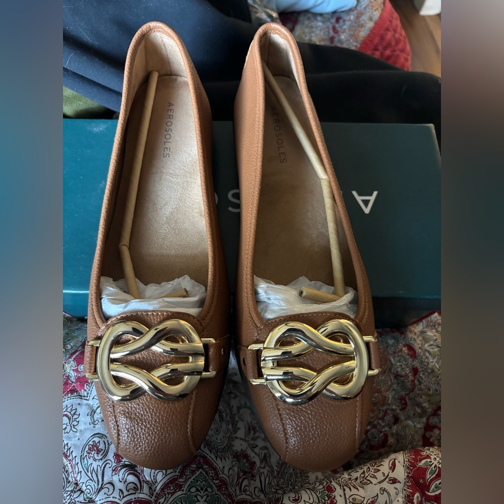 AEROSOLES Women's Tan Loafers with Gold Detail